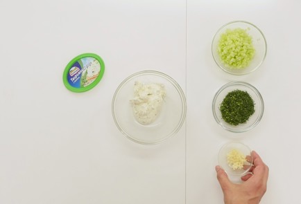 Фото шага рецепта Три зеленых сырных дипа 125461 шаг 2  