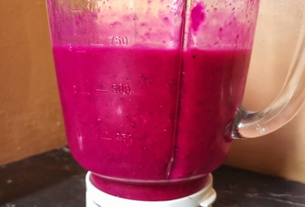 Фото шага рецепта Тропический коктейль с джином 151228 шаг 8  