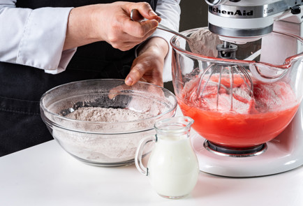 Фото шага рецепта Торт Красный бархат 191347 шаг 6