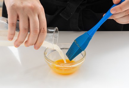 Фото шага рецепта Трубочки из лаваша с творогом и изюмом 151691 шаг 9