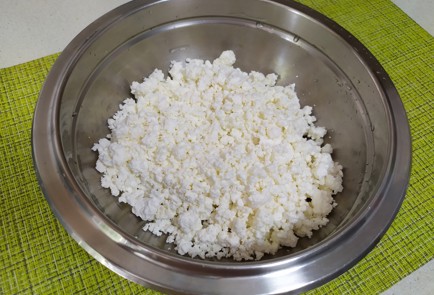 Фото шага рецепта Рулетики из лаваша с творогом и орешками 189730 шаг 1  