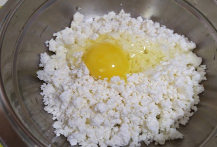 Фото шага рецепта Рулетики из лаваша с творогом и орешками 189730 шаг 2  