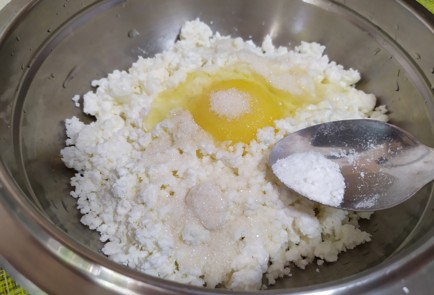 Фото шага рецепта Рулетики из лаваша с творогом и орешками 189730 шаг 4  