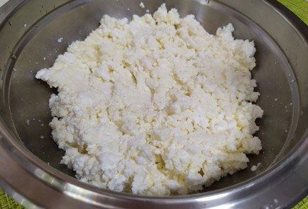 Фото шага рецепта Рулетики из лаваша с творогом и орешками 189730 шаг 6  