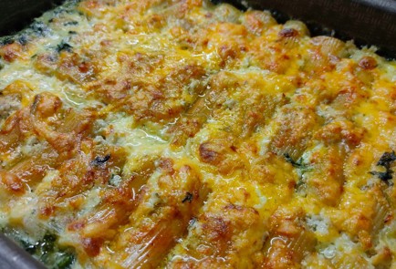 Фото шага рецепта Трубочки каннеллони с фаршем на подушке из картофеля и шпината 175454 шаг 17  