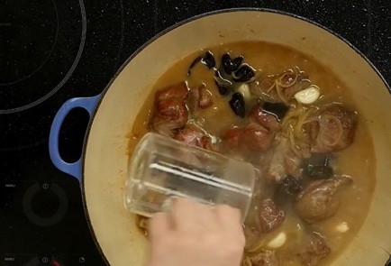 Фото шага рецепта Тушеная баранина с черносливом 126516 шаг 7  