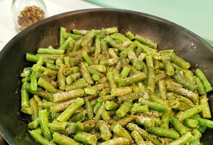 Фото шага рецепта Тушеная фасоль с трюфельным и бальзамическим соусами 151229 шаг 4