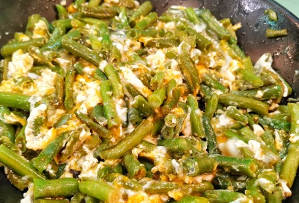 Фото шага рецепта Тушеная фасоль с трюфельным и бальзамическим соусами 151229 шаг 7