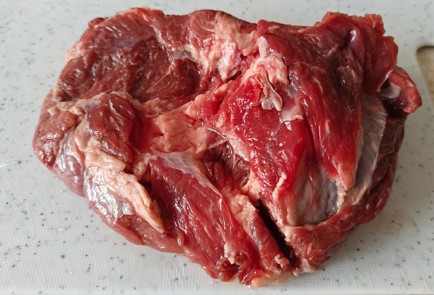 Фото шага рецепта Тушеная говядина 190655 шаг 1  