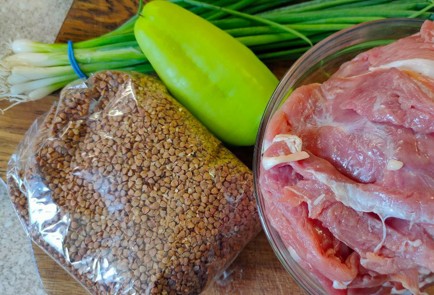 Фото шага рецепта Тушеная индейка с гречкой 189890 шаг 1  