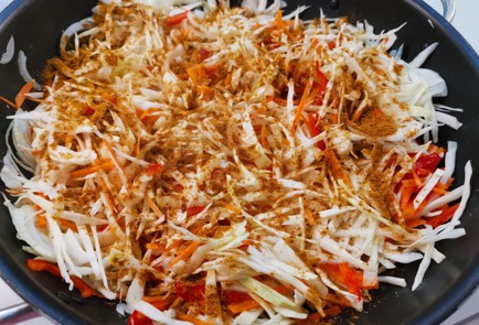 Фото шага рецепта Тушеная капуста с мясом 191410 шаг 10  