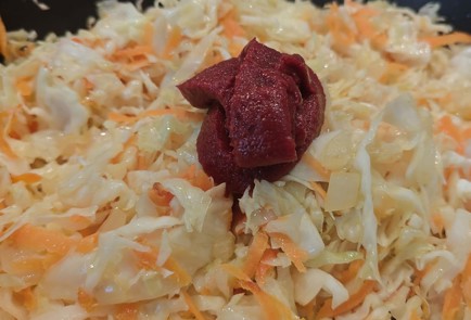 Фото шага рецепта Тушеная капуста с паприкой 190169 шаг 7  