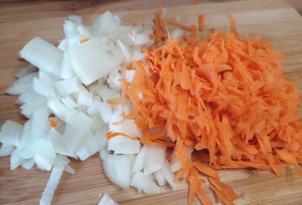 Фото шага рецепта Тушеная капуста с сардельками 188855 шаг 3  