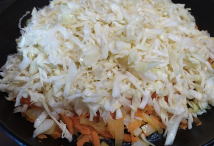 Фото шага рецепта Тушеная капуста с сардельками 188855 шаг 5  