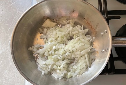 Фото шага рецепта Тушеная капуста 190807 шаг 2  