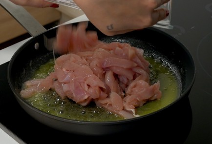 Фото шага рецепта Тушеная курица с черносливом 19858 шаг 3  