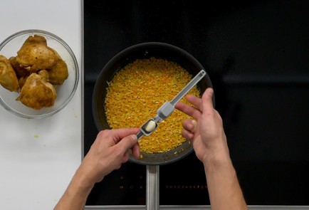 Фото шага рецепта Тушеная курица 151355 шаг 6  