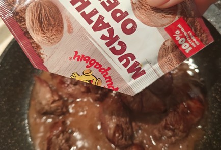 Фото шага рецепта Тушеная куриная печень 190842 шаг 10  