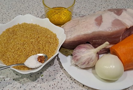 Фото шага рецепта Тушеная свиная лопатка с булгуром 186843 шаг 1  