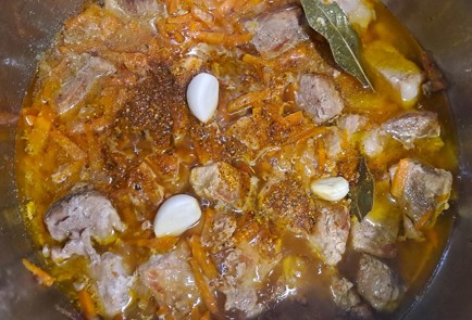 Фото шага рецепта Тушеная свиная лопатка с булгуром 186843 шаг 9  