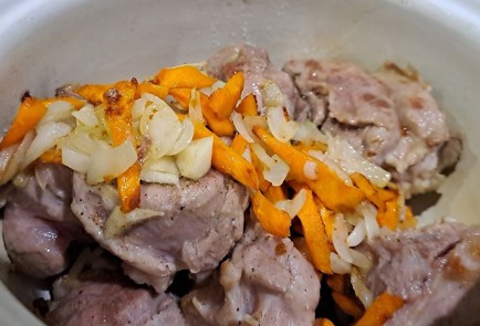 Фото шага рецепта Тушеная свинина 190349 шаг 7  