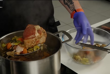 Фото шага рецепта Тушенка из свинины 138553 шаг 6  