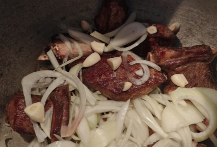 Фото шага рецепта Тушеные говяжьи ребра в скороварке 188665 шаг 8