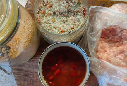 Фото шага рецепта Тушеные куриные котлеты с фасолью 191244 шаг 1  