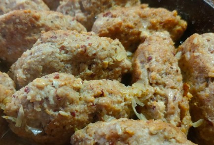 Фото шага рецепта Тушеные куриные котлеты с фасолью 191244 шаг 13  