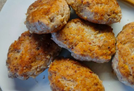 Фото шага рецепта Тушеные куриные котлеты с фасолью 191244 шаг 7  