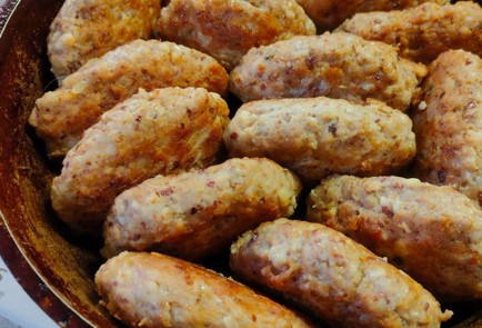 Фото шага рецепта Тушеные куриные котлеты с фасолью 191244 шаг 8  