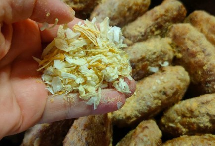 Фото шага рецепта Тушеные куриные котлеты с фасолью 191244 шаг 9  