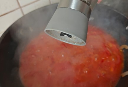 Фото шага рецепта Тушеные помидоры на сковороде 190222 шаг 8  