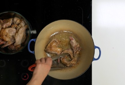 Фото шага рецепта Тушеный кролик 140233 шаг 2  