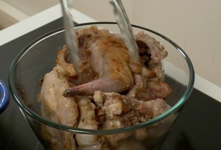 Фото шага рецепта Тушеный кролик 140233 шаг 3  