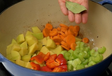 Фото шага рецепта Тушеный кролик 140233 шаг 8  