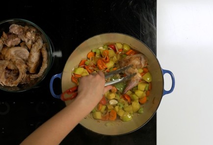 Фото шага рецепта Тушеный кролик 140233 шаг 9  