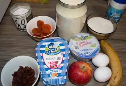 Фото шага рецепта Творожный пудинг с бананом и яблоком 151902 шаг 1