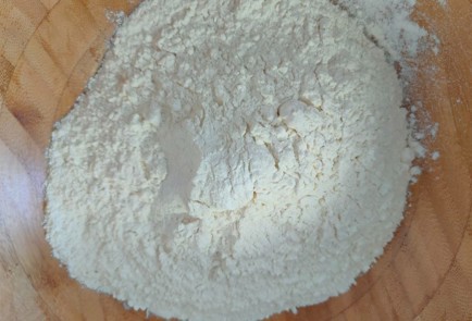 Фото шага рецепта Творожная галета с абрикосами и сыром 189703 шаг 2  