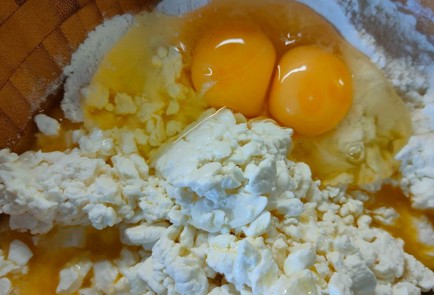 Фото шага рецепта Творожная галета с грушей и вишней 189840 шаг 10  