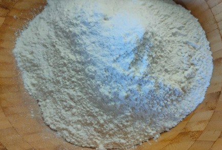 Фото шага рецепта Творожная галета с грушей и вишней 189840 шаг 3  