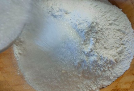 Фото шага рецепта Творожная галета с грушей и вишней 189840 шаг 4  