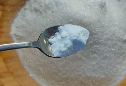 Фото шага рецепта Творожная галета с грушей и вишней 189840 шаг 5  