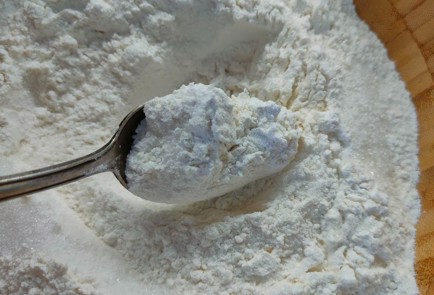 Фото шага рецепта Творожная галета с грушей и вишней 189840 шаг 7  