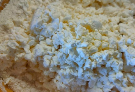 Фото шага рецепта Творожная галета с грушей и вишней 189840 шаг 8  