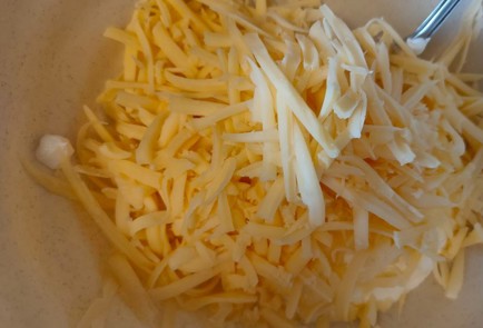 Фото шага рецепта Творожная лепешка с сыром и зеленью 188923 шаг 12  