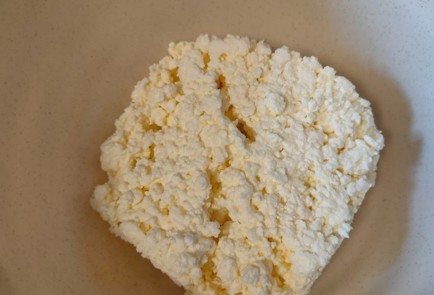 Фото шага рецепта Творожная лепешка с сыром и зеленью 188923 шаг 2  