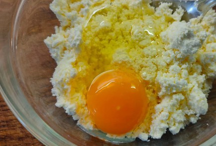 Фото шага рецепта Творожная начинка для блинов 191419 шаг 4  