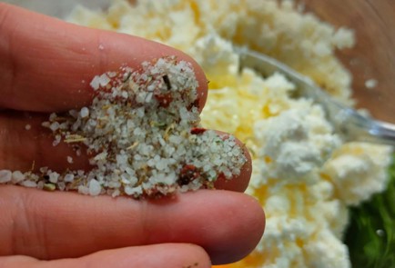 Фото шага рецепта Творожная начинка для блинов 191419 шаг 5  