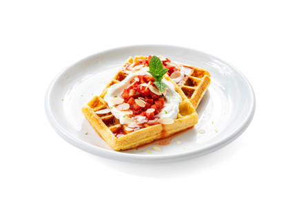 Фото шага рецепта Творожные вафли с клубникой 189434 шаг 12  